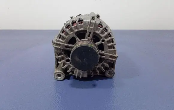 BMW 5 F10 F11 Generator/alternator 8507625