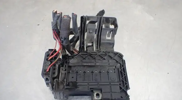 Skoda Fabia Mk2 (5J) Positive cable (battery) 6R0915345E