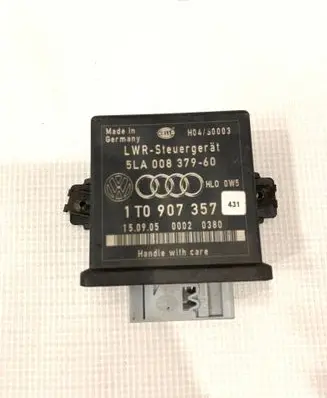 Skoda Octavia Mk2 (1Z) Light module LCM 1T0907357 00020380 5LA00837960