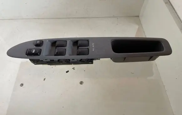 Toyota Avensis Verso Electric window control switch 8404044030 514775