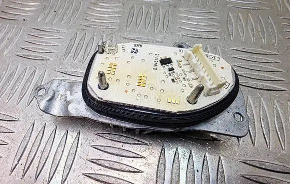 Audi A1 LED ballast control module MDE922036 B104612B
