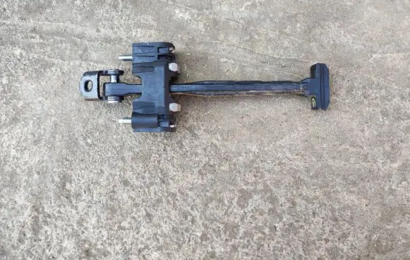 Volvo XC90 Rear door check strap stopper 31395138