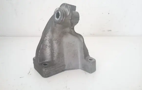 Mercedes-Benz S W221 Engine mounting bracket A6422230004 6422230004 AC45000