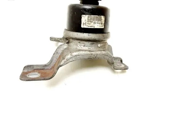 Volvo S60 Engine mount bracket 30671245