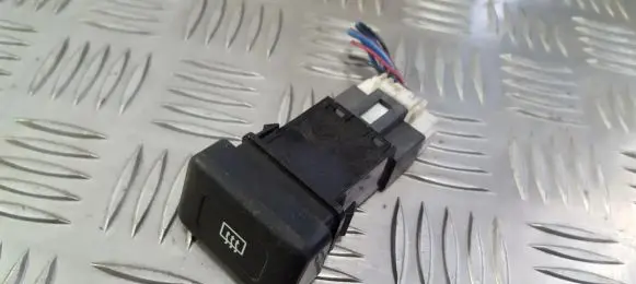 Nissan Almera Windscreen/window heater switch