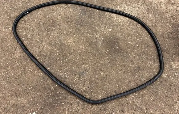 Dodge Durango III Rear door rubber seal (on body) 