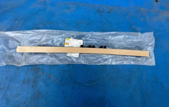 Audi A4 S4 B9 8W Rear bumper trim bar molding 8W0807863