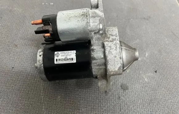 Renault Clio IV Starter motor 233000779R E727 M000T46572ZT