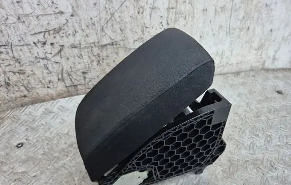 Skoda Octavia Mk2 (1Z) Armrest 3T0864207B 1Z0864207C