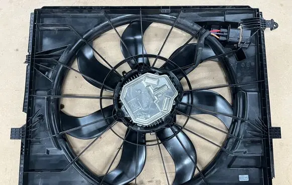 Mercedes-Benz E W213 Electric radiator cooling fan A0999063902 0130707484
