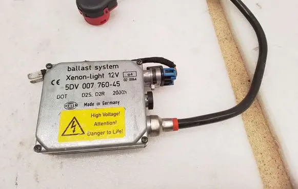 BMW 5 E39 Headlight ballast module Xenon 5DV00776045