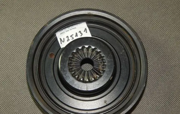 Audi Q3 8U Crankshaft pulley 04C105243A