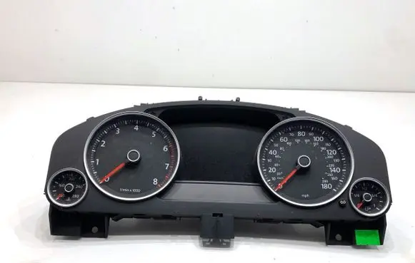 Volkswagen Touareg II Speedometer (instrument cluster) 7P6920983C