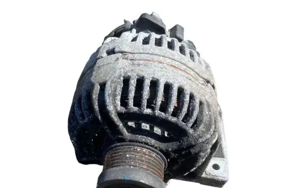 Volvo V70 Generator/alternator 30667787 0124525060