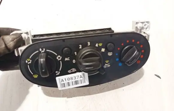 Dacia Logan I Climate control unit