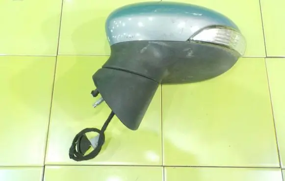 Ford Fiesta Front door electric wing mirror 024704 LEWE