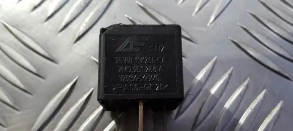 Volkswagen Golf IV Other relay 95vw10k705ca 7m0951253a