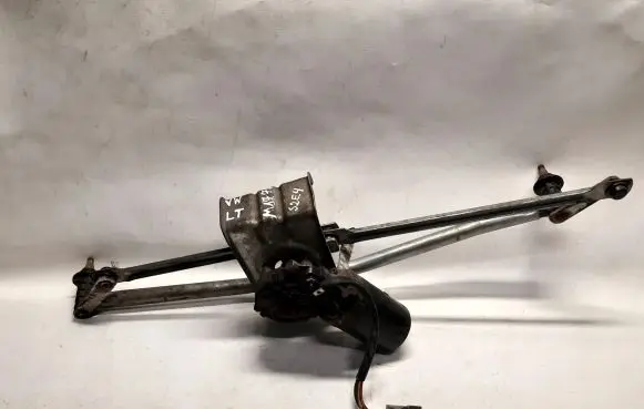 Volkswagen II LT Front wiper linkage and motor 9018200081 2D1955603 05SKV024