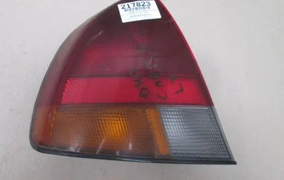 Mitsubishi Carisma Rear/tail lights