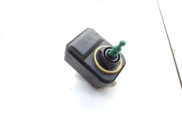 Headlight level adjustment motor