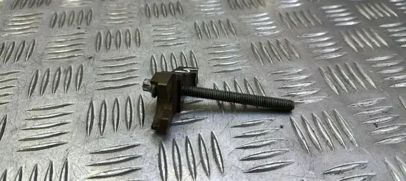 BMW 7 G11 G12 Fuel Injector clamp holder 