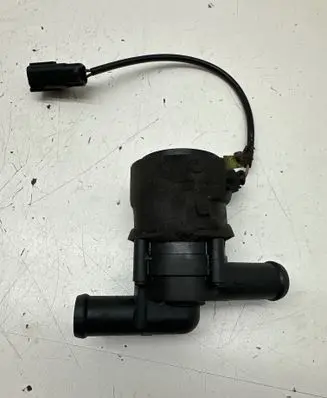 Volvo XC70 Electric auxiliary coolant/water pump 31305814 9017985A