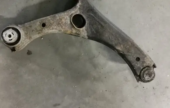 Chrysler Town & Country V Front lower control arm/wishbone