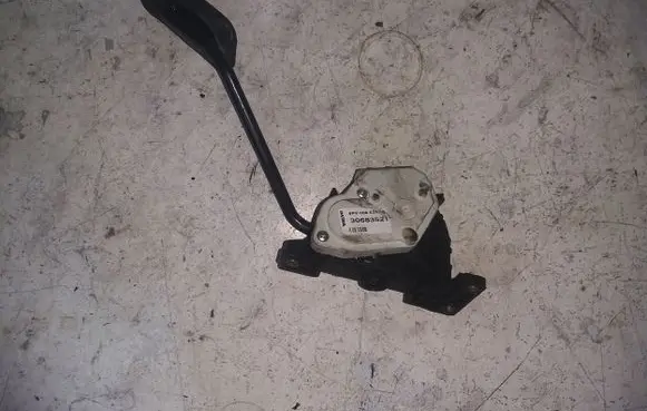 Volvo XC90 Accelerator throttle pedal 30683521