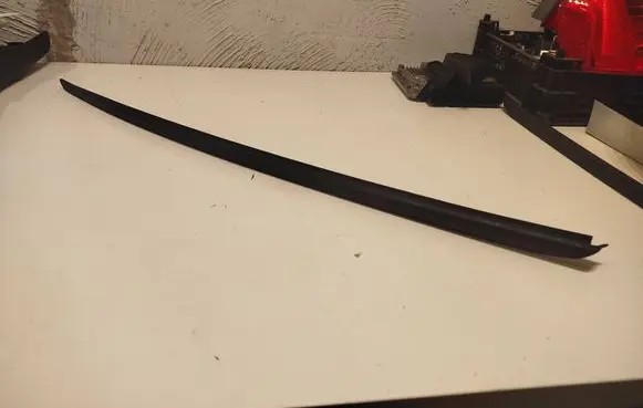 Audi A4 S4 B8 8K Windshield trim 