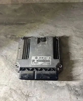 Skoda Octavia Mk2 (1Z) Engine control unit/module 3T0907115G 0261S05741 1Z0907115F