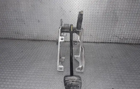 Opel Vivaro Brake pedal