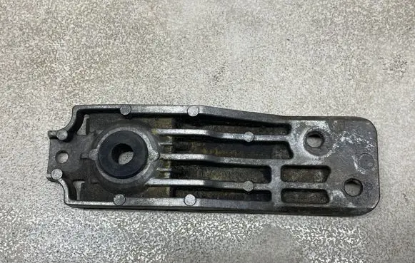 Opel Insignia A Radiator mount bracket 23120322