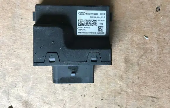 Audi A4 S4 B9 Fuel injection pump control unit/module 8W0906093A