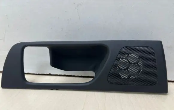 Side speaker trim/cover