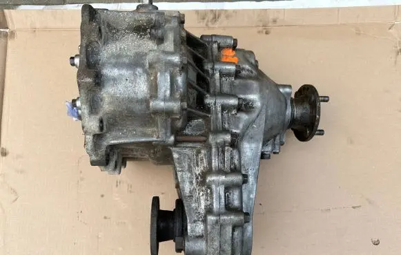 Nissan Patrol 260 Gearbox transfer box case 33100G9800