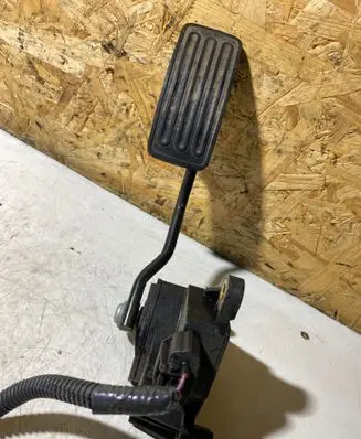 Nissan X-Trail T31 Accelerator throttle pedal 18002JG00A 0538B 00331