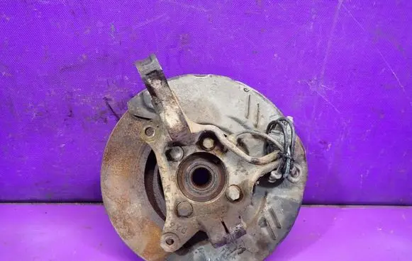 Subaru Outback Front wheel hub spindle knuckle