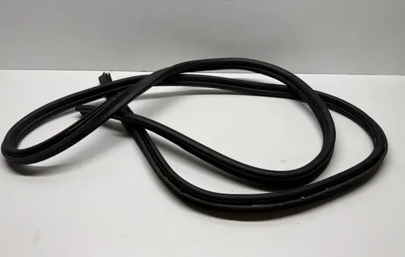 BMW 1 F20 F21 Engine compartment rubber 20677910