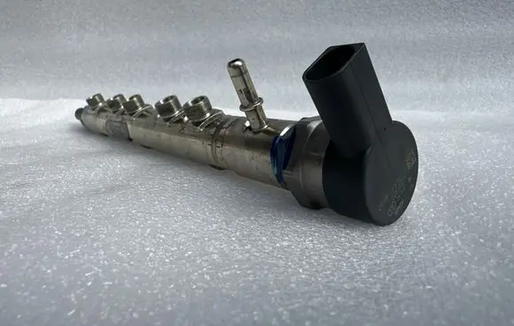 BMW 5 F10 F11 Fuel main line pipe 7809128 960304 0281002949