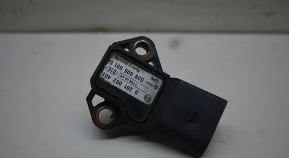 Volkswagen Golf V Air pressure sensor 038906051C