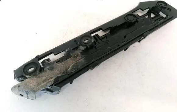 Volkswagen Touran I Front bumper mounting bracket 1T0807935