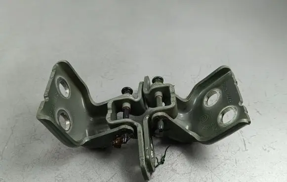 Dacia Jogger Front door hinge set 