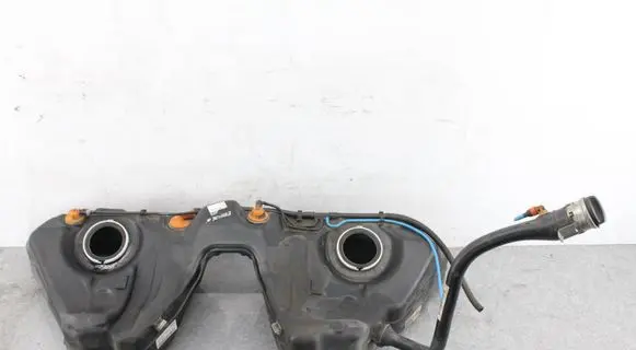 BMW 6 E63 E64 Fuel tank 