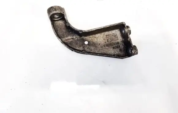 Engine mounting bracket