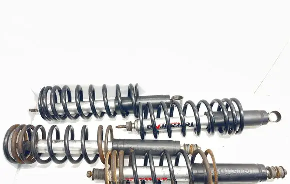 Land Rover Defender Set of springs and shock absorbers (Front and rear)