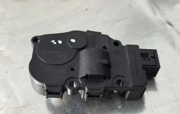 BMW 6 F06 Gran coupe Air flap motor/actuator EFB430 27062013 K9749006