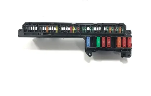 BMW 5 E60 E61 Fuse module 6957330 61146957330