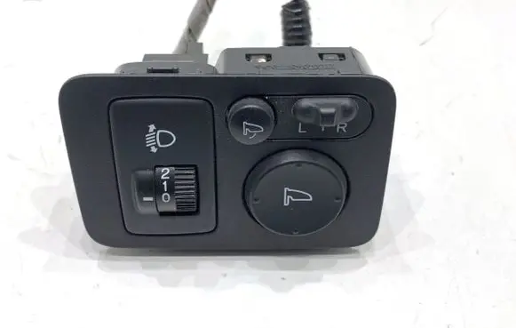 Honda CR-V Wing mirror switch M31062M33212