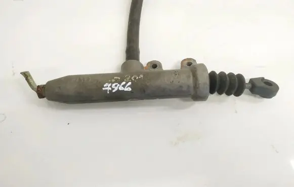 Mercedes-Benz 190 W201 Clutch master cylinder 0012953106