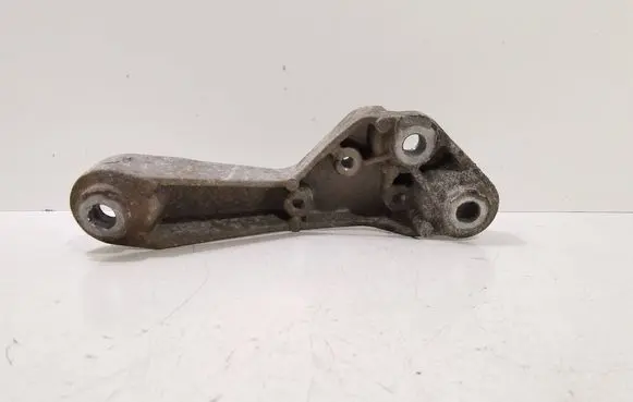 Gearbox mounting bracket